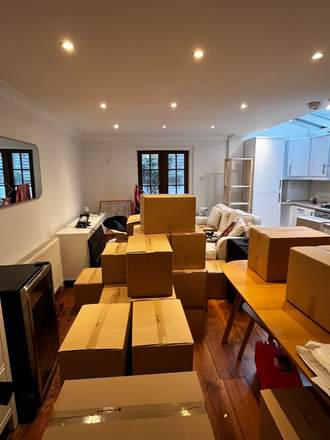 A Fastiya Logistics removals job in London — photo 83