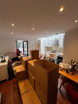 A Fastiya Logistics removals job in London — photo 89